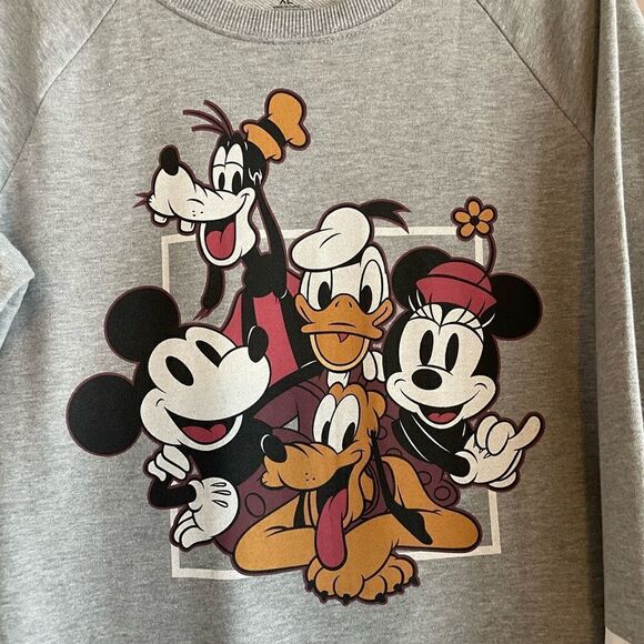 Disney sweatshirt - Picture 2 of 4